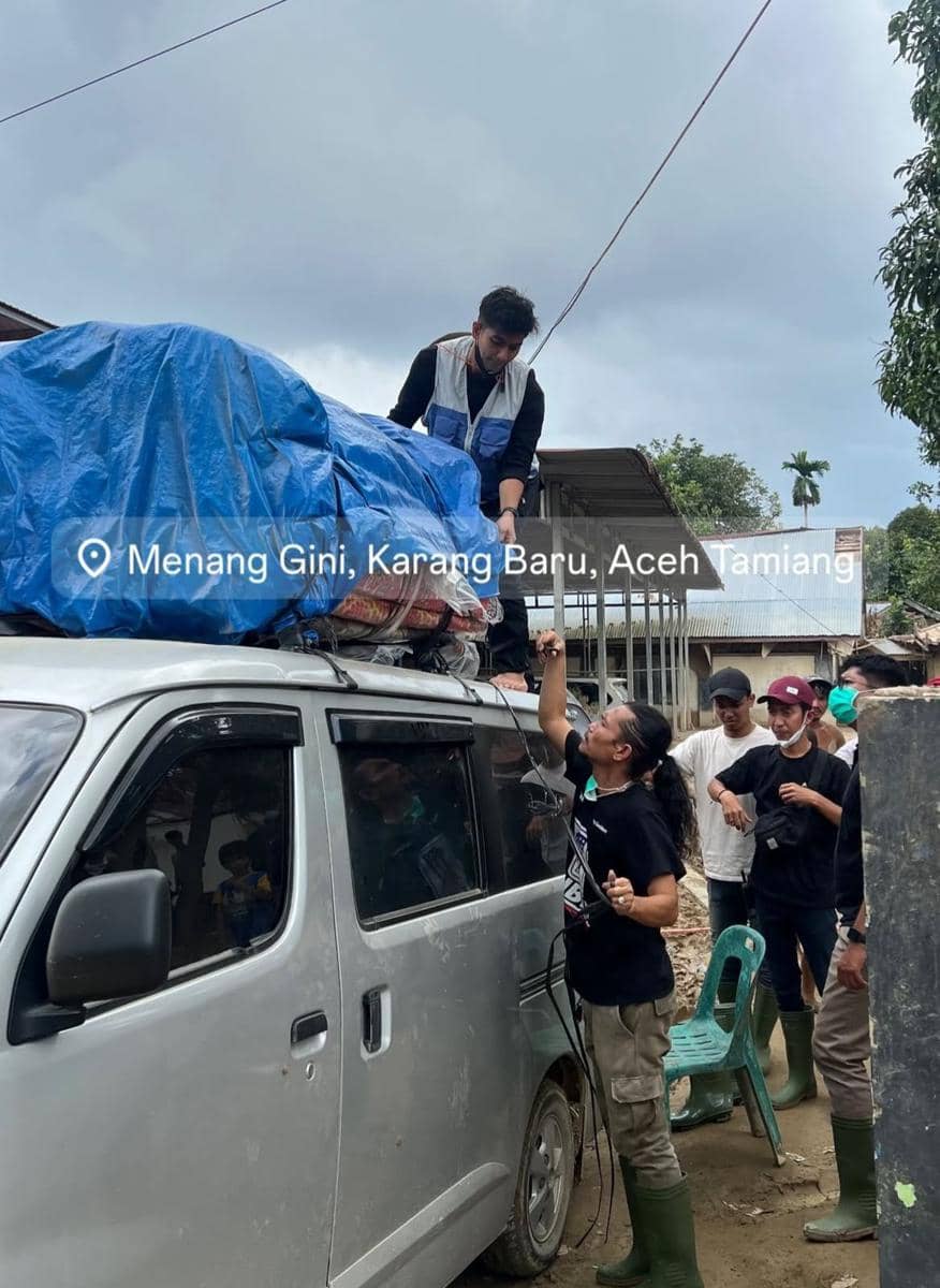 Teuku Ryan bantu korban banjir di Aceh (instagram.com/teukuryantr)