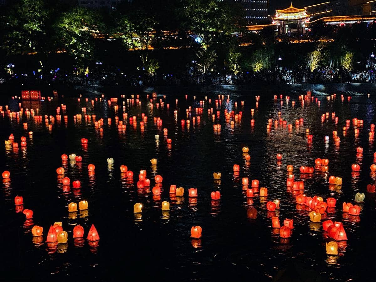 Ziyuan River Lantern Festival di Guilin, China