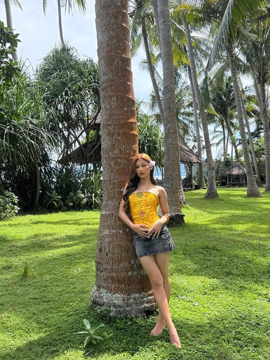 Outfit liburan ala Christy No Na