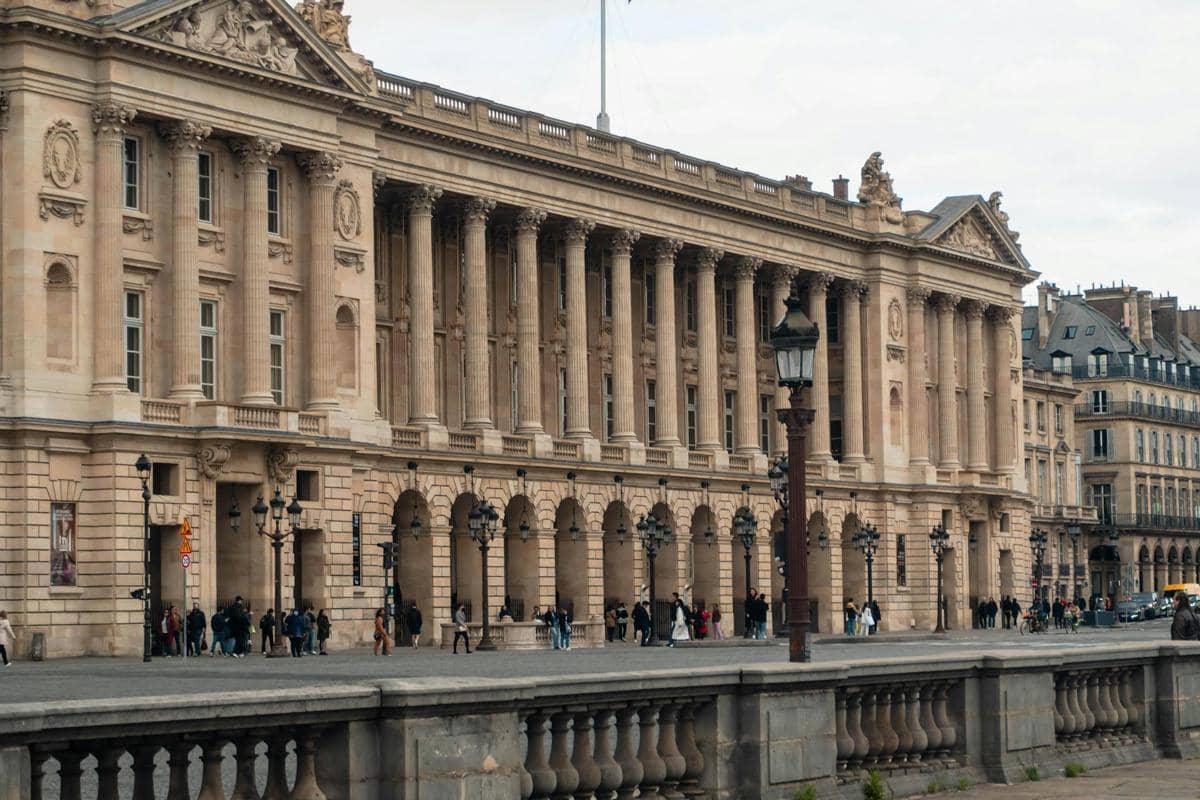 ilustrasi bangunan tua