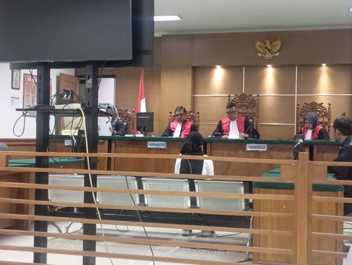 Terdakwa Melania saat menjalani perdidangan (Dok. Khaerul Anwar)