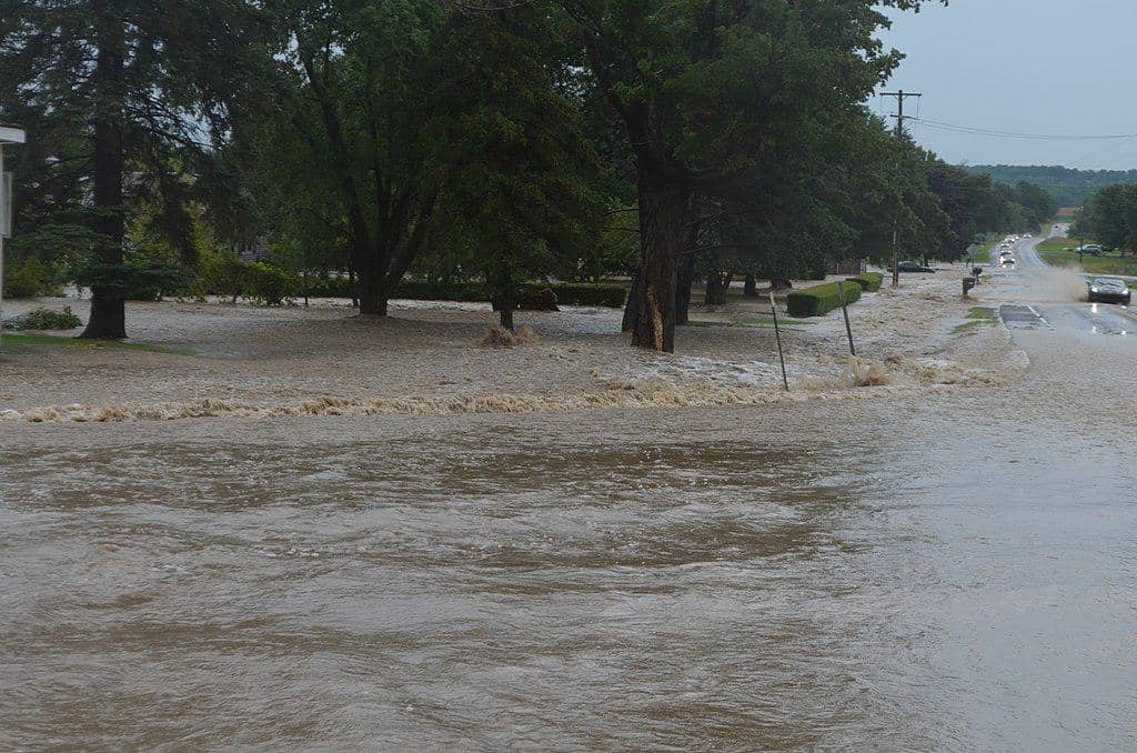 ilustrasi banjir bandang