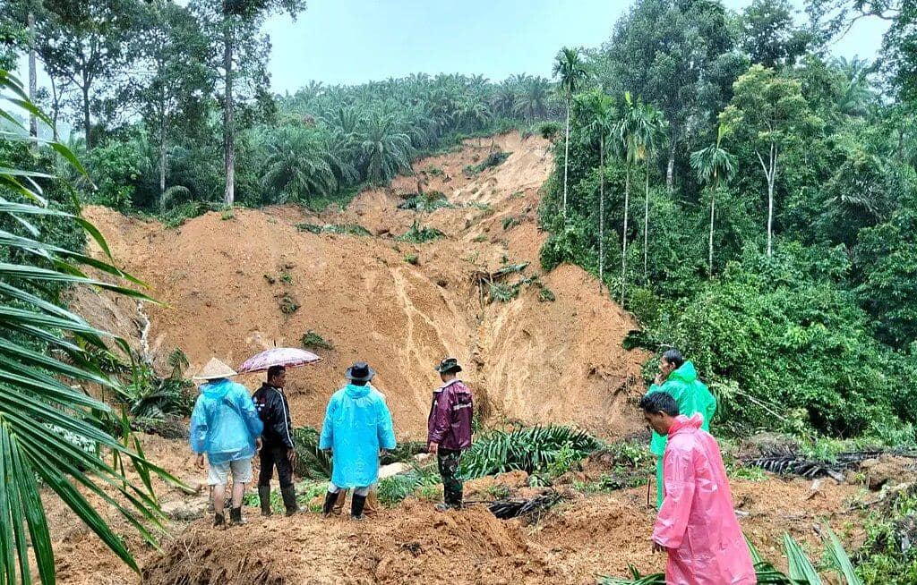 ilustrasi contoh kasus bencana longsor di Indonesia (commons.wikimedia.org/Indonesian National Board for Disaster Management)