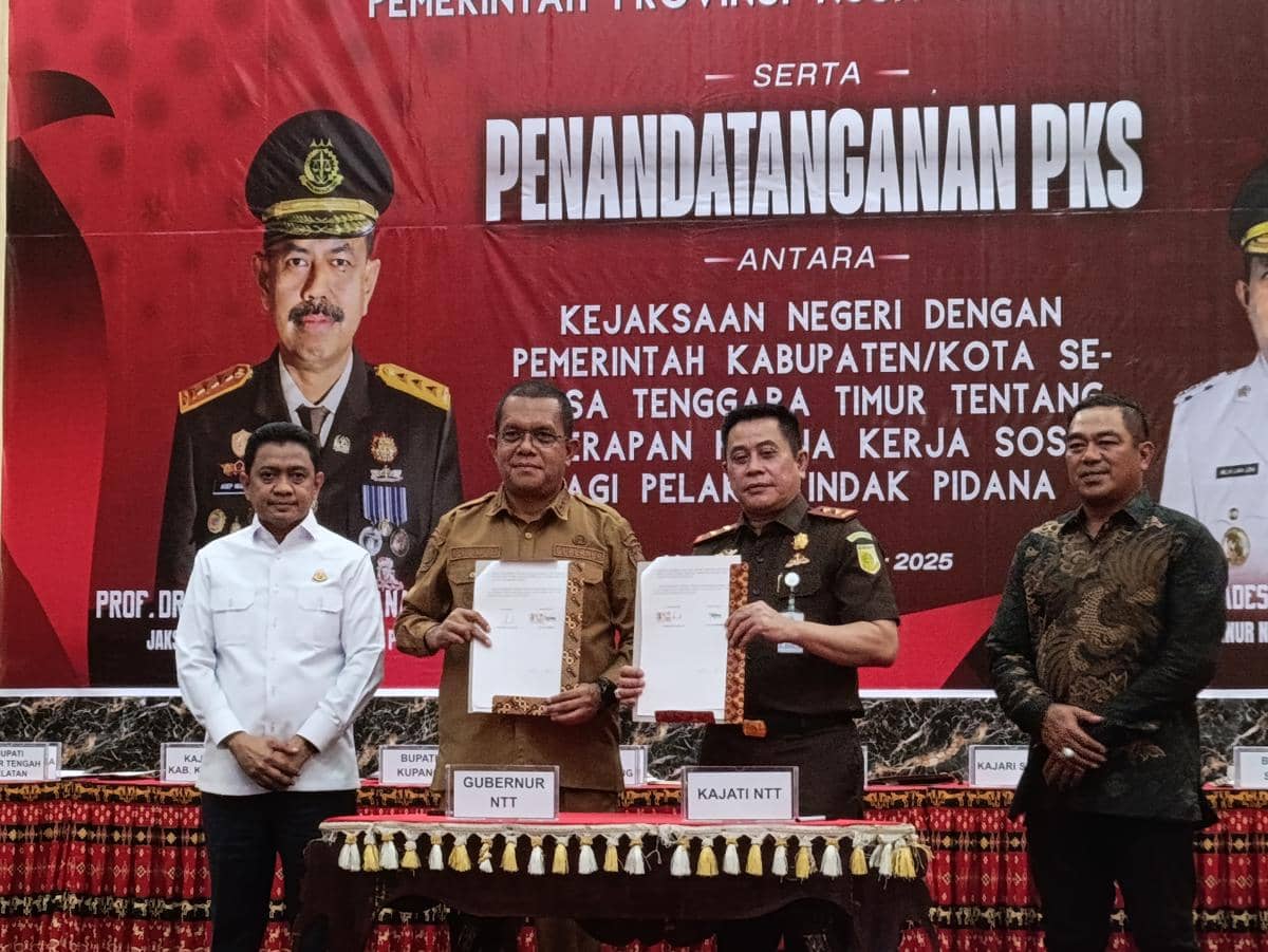 Gubernur NTT Melki Laka Lena dan Kejati NTT Roch Adi Wibowo melakukan kesepakatan bersama penerapan pidana sosial. (IDN Times/Putra Bali Mula)