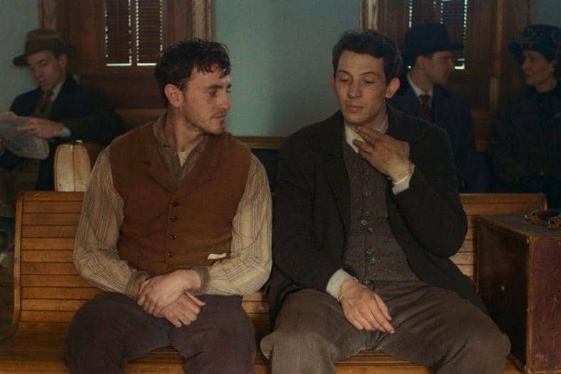 adegan dalam film The History of Sound