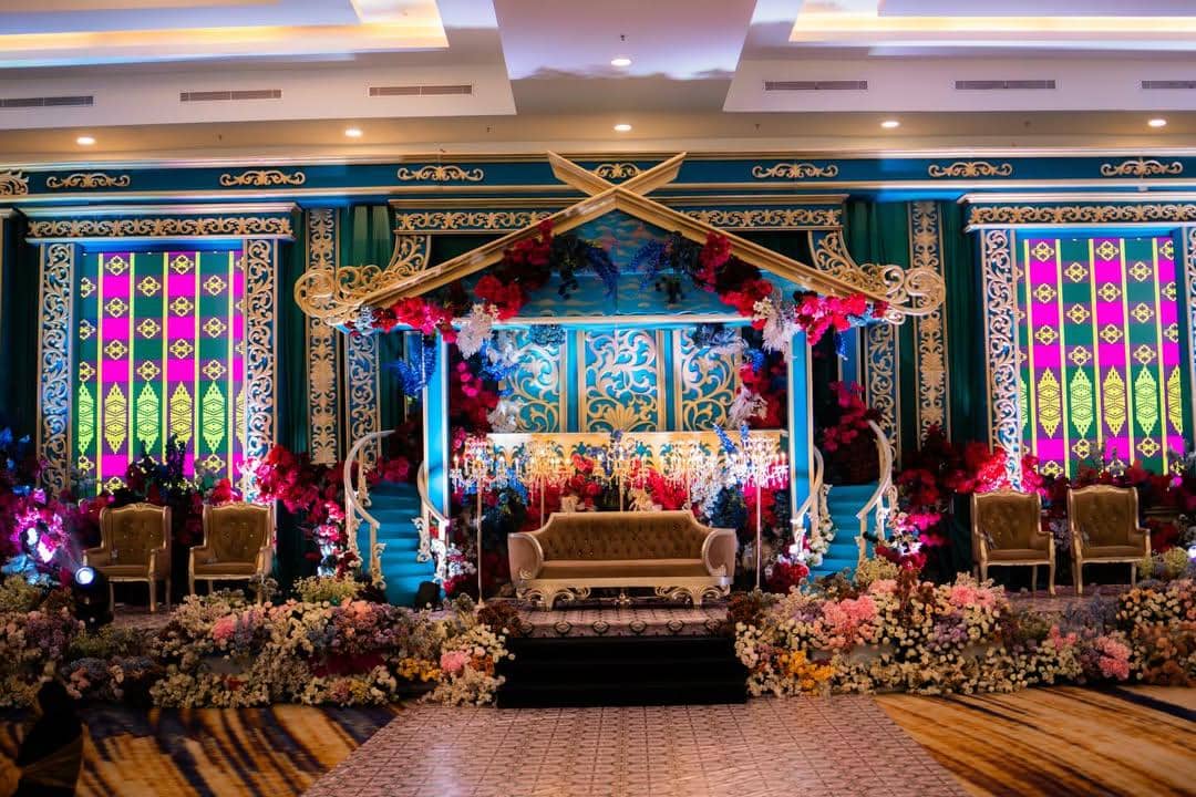 dekorasi resepsi nikahan adat Bugis