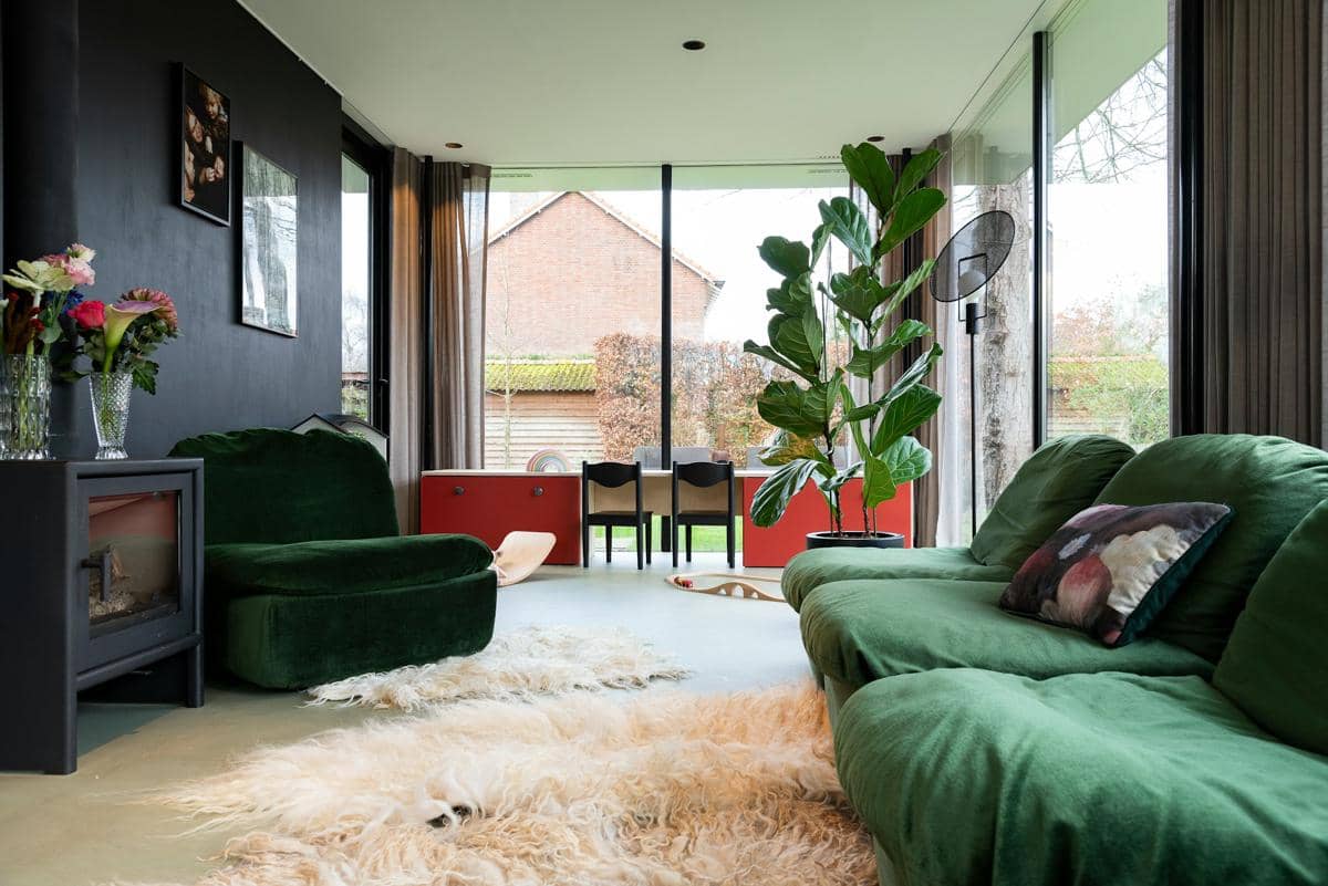 ilustrasi interior rumah dengan warna hijau