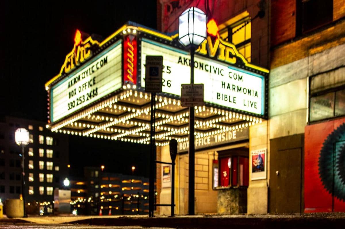 ilustrasi bangunan bioskop di Amerika Serikat 