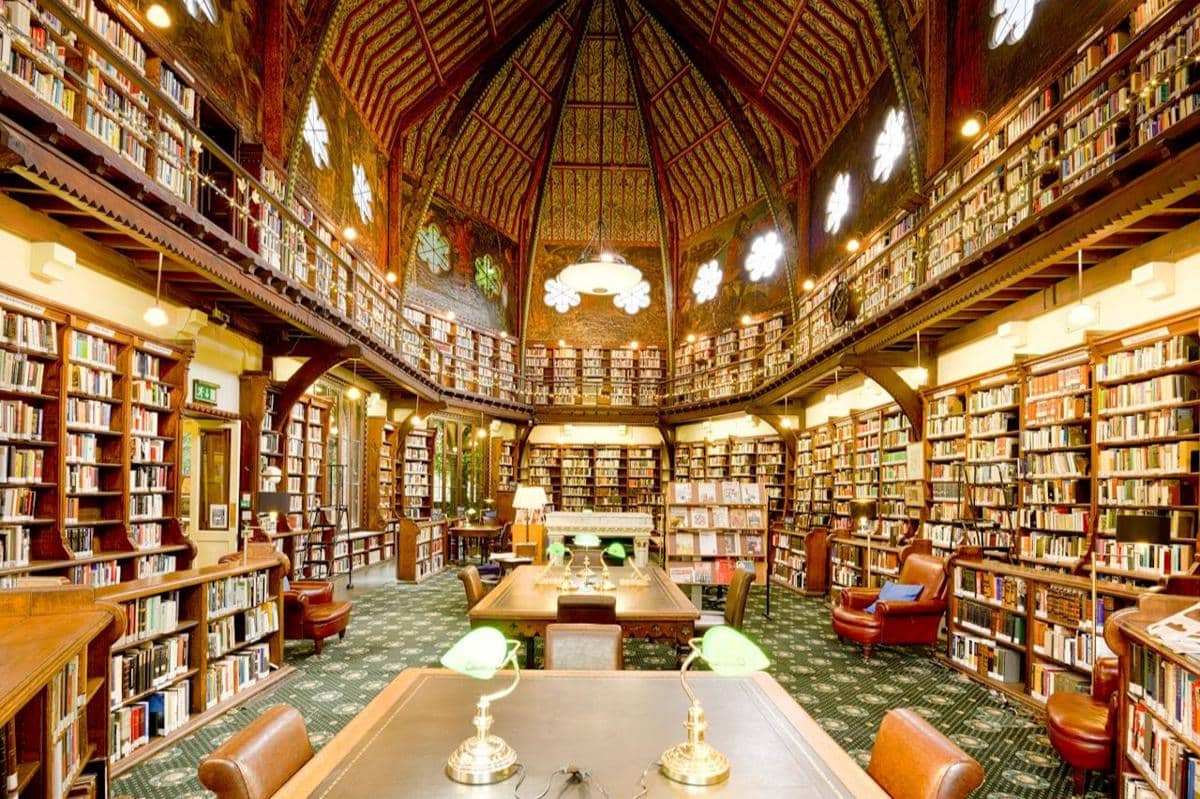 ilustrasi Historic University di Oxford