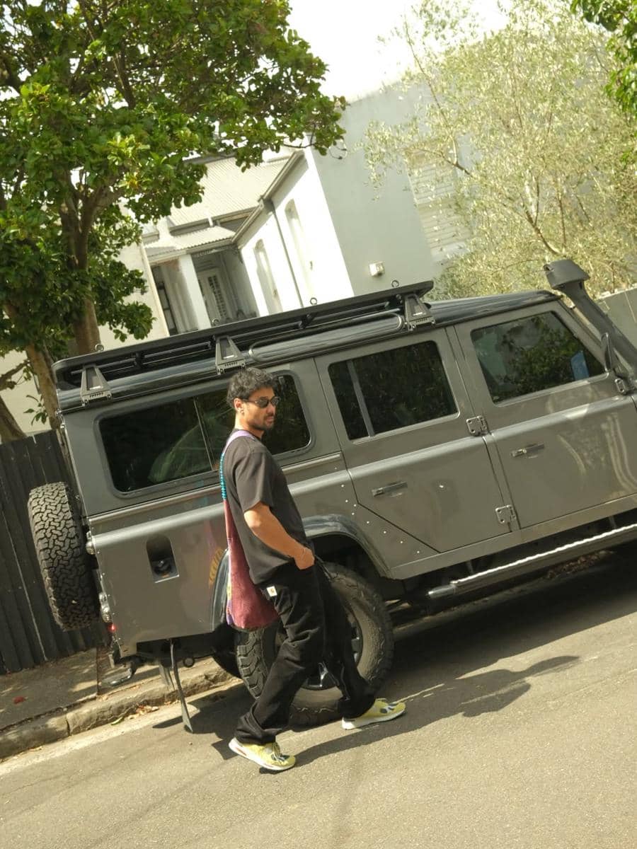 Chicco Jerikho jalan-jalan di Sydney