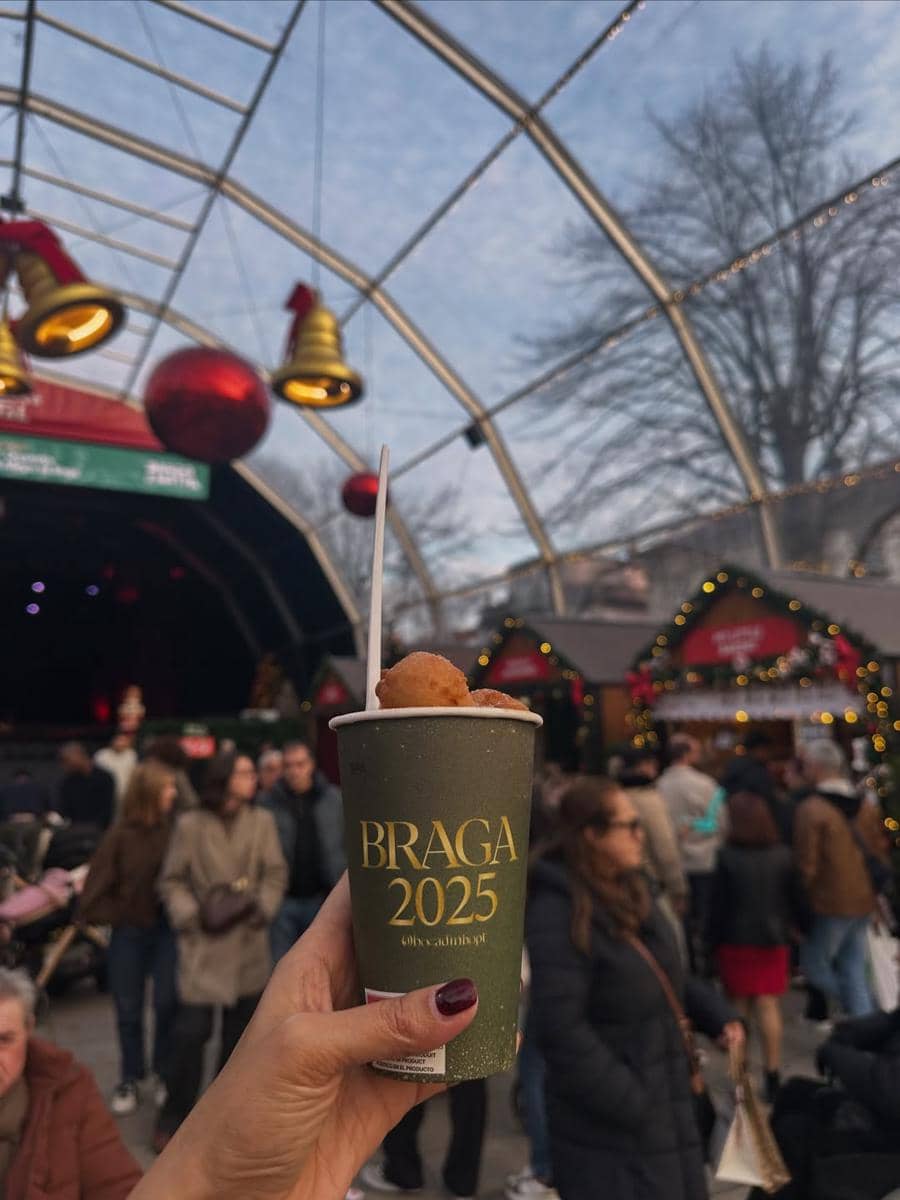 Donna Agnesia jalan-jalan bareng buah hati di Braga