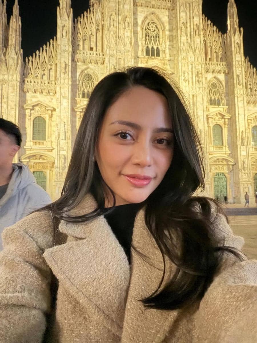 Keluarga Rachel Vennya liburan ke Italia.