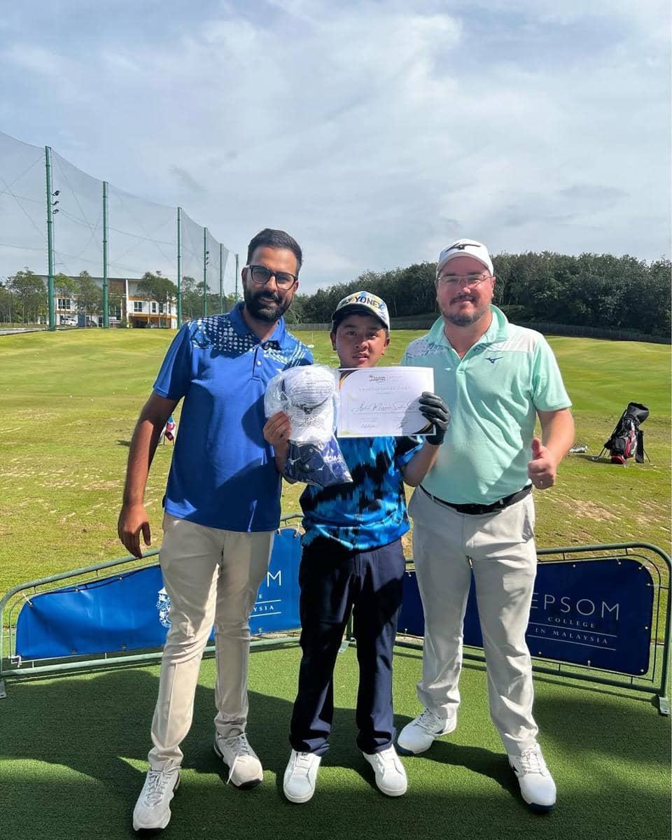 Anak Marcella Zalianty ikut golf camp di Inggris.