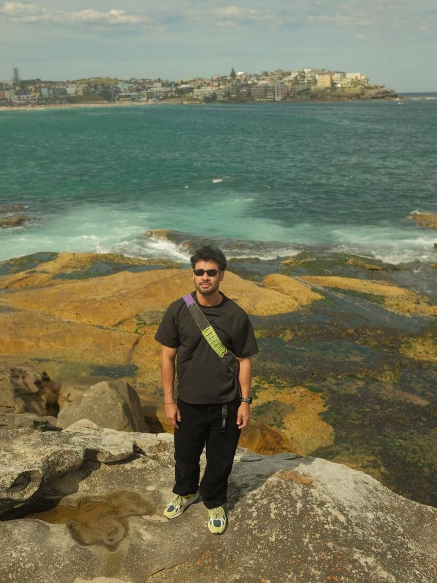 Chicco Jerikho jalan-jalan di Sydney