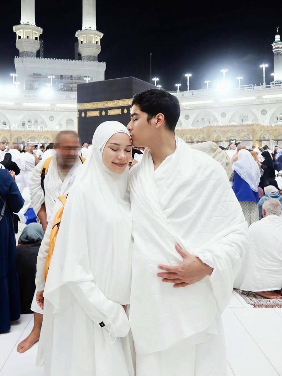 Potret Alyssa Daguise umrah perdana bareng Al Ghazali