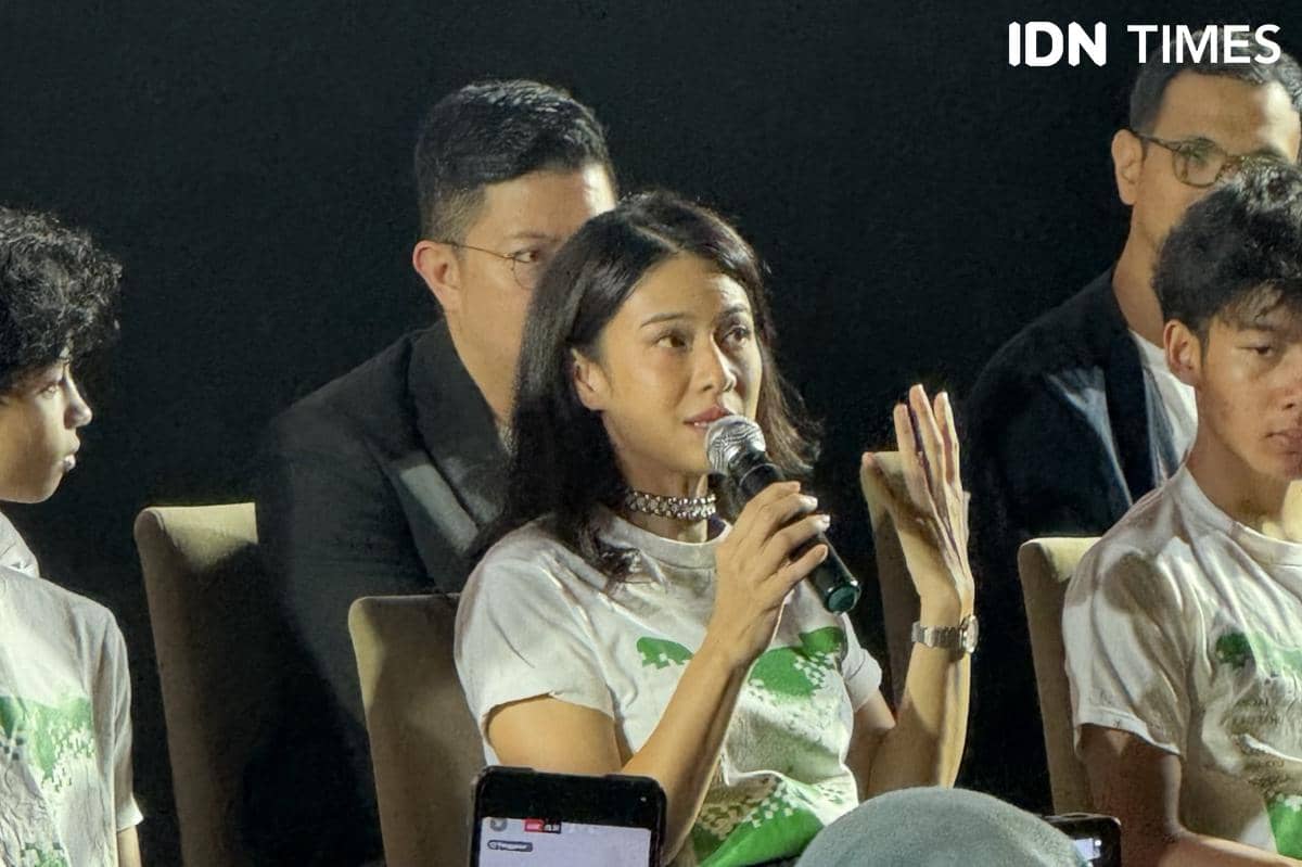 Dian Sastrowardoyo dalam konferensi pers Esok Tanpa Ibu