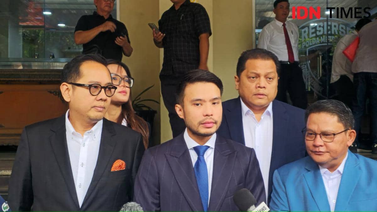 Pengacara Jokowi, Yakup Hasibuan di Polda Metro,