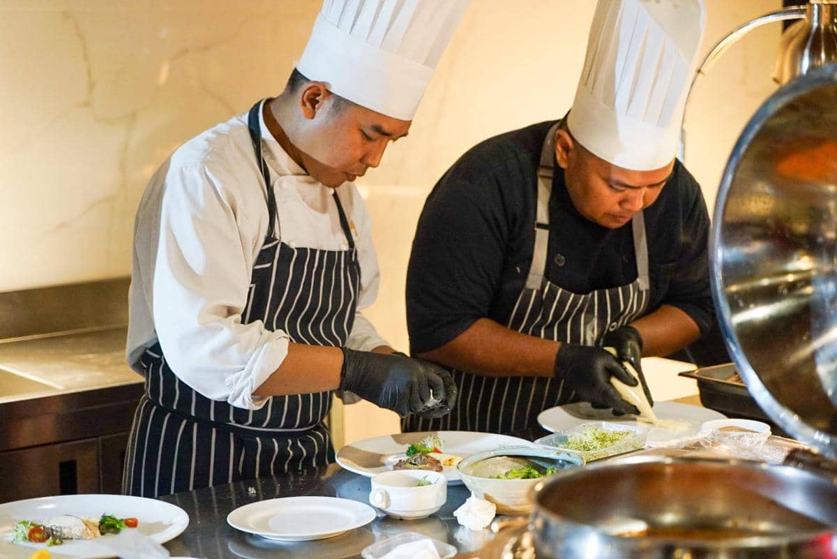 Potret acara Christmas Mistletoe Buffet Dinner di Grand Swiss-Belhotel Darmo Surabaya