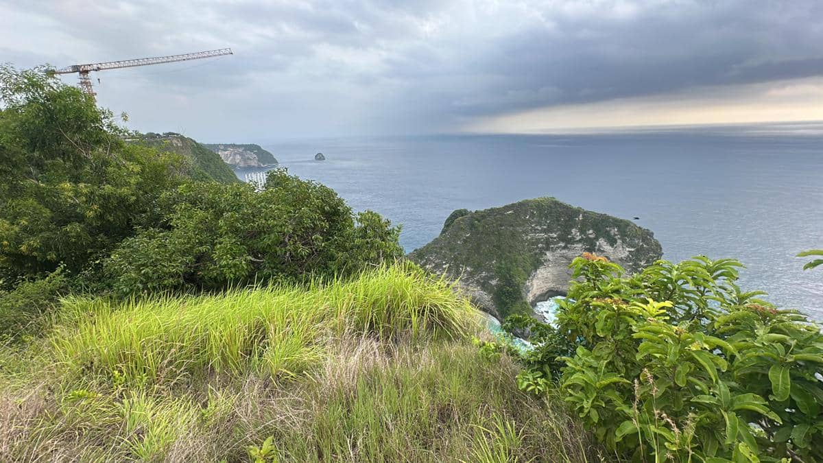 Lokasi yang diduga menjadi tempat WNA membuat video asusila di Pantai Kelingking.