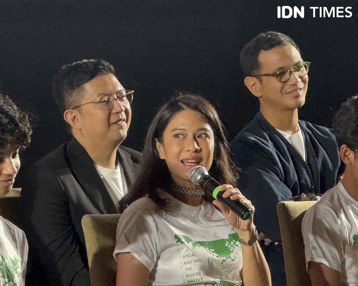 Dian Sastrowardoyo dalam konferensi pers Esok Tanpa Ibu