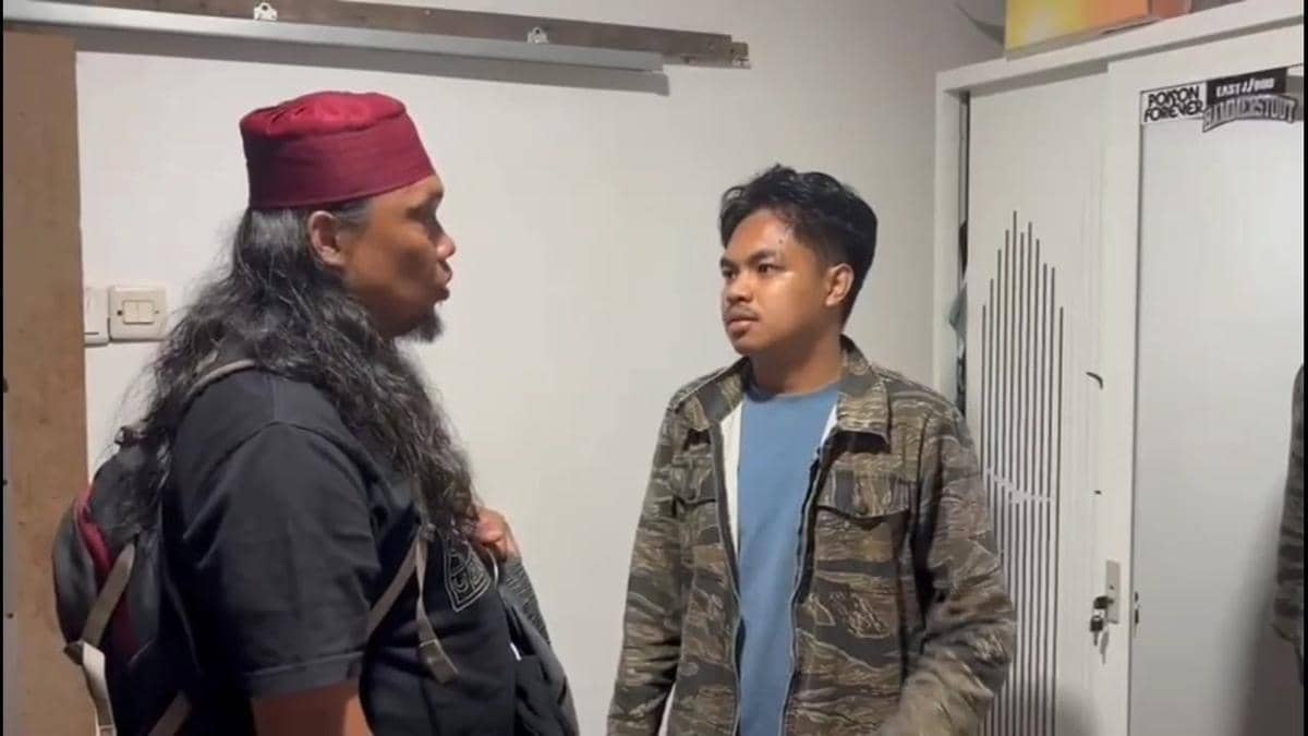 Polisi saat membekuk pelaku (Dok.Polsek Panakkukang).