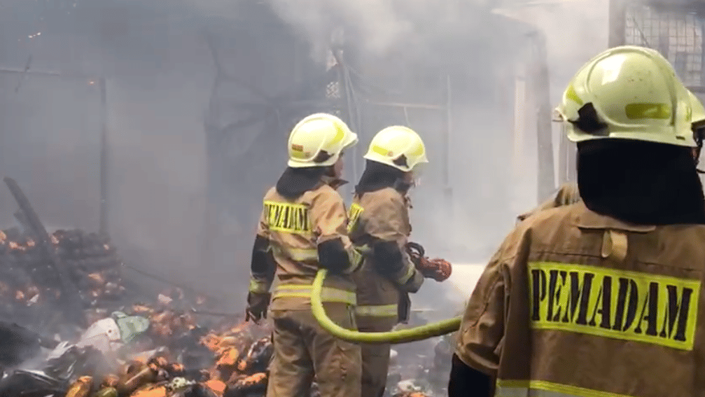 Kebakaran di Pasar Induk Kramat Jati