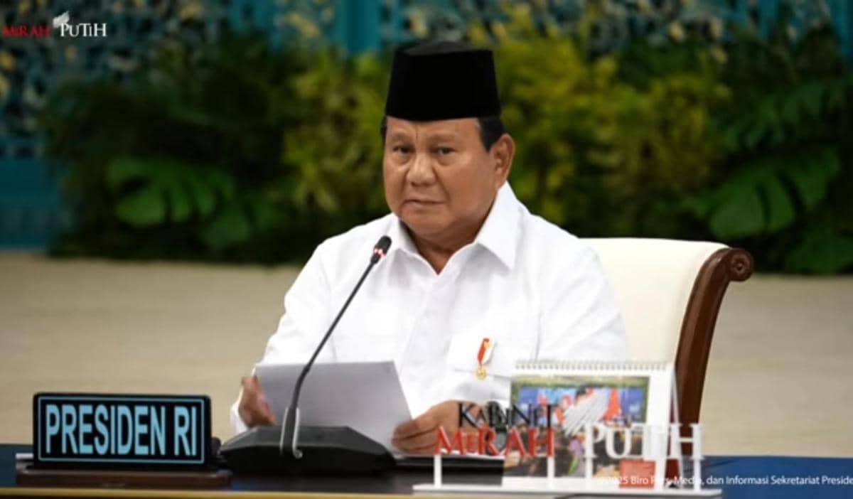 Presiden Prabowo memimpin sidang kabinet paripurna di Istana Negara, Jakarta, Senin (15/12/2025) (Youtube.com/Sekretariat Presiden)
