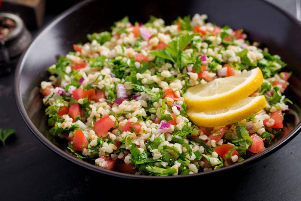 ilustrasi quinoa veggie salad