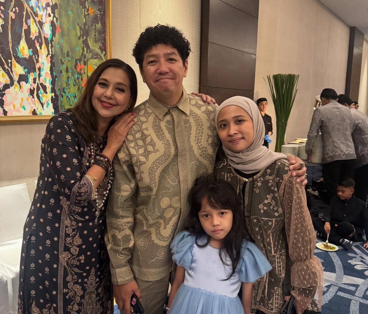Ayu Azhari dan Perdana Batangtaris (instagram.com/ayukhadijahazhari)