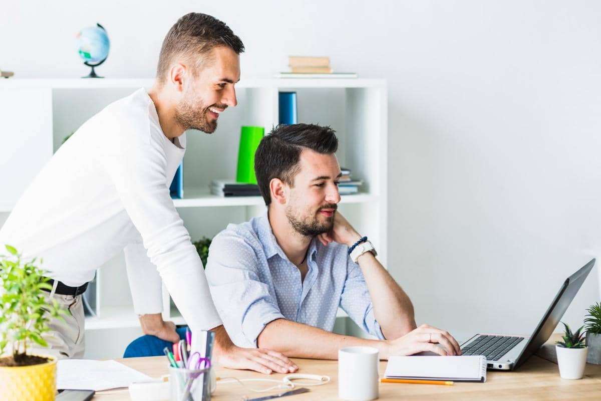 ilustrasi partner kerja