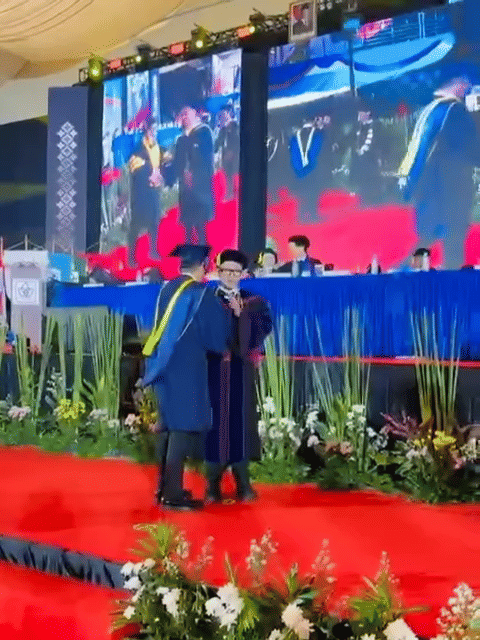 Dude Herlino (instagram.com/dude2herlino)