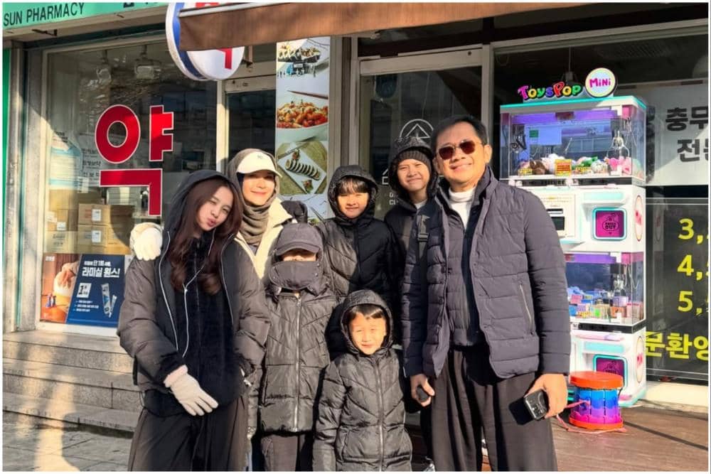 Keluarga Zaskia Adya Mecca liburan ke Korea Selatan