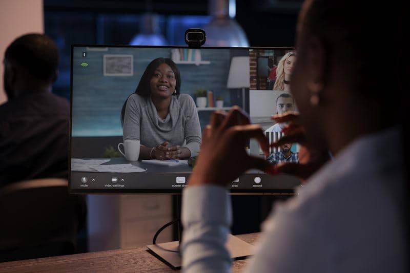 ilustrasi meeting online 