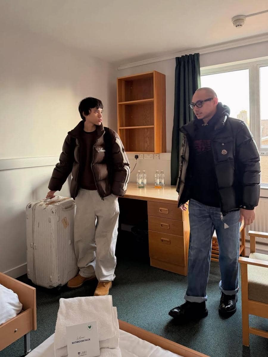 Noah anak BCL ikut winter camp di Oxford University.