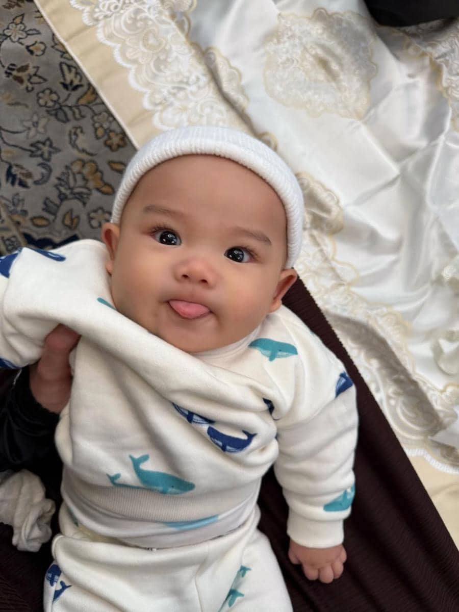 Baby Arash perdana jalani umrah