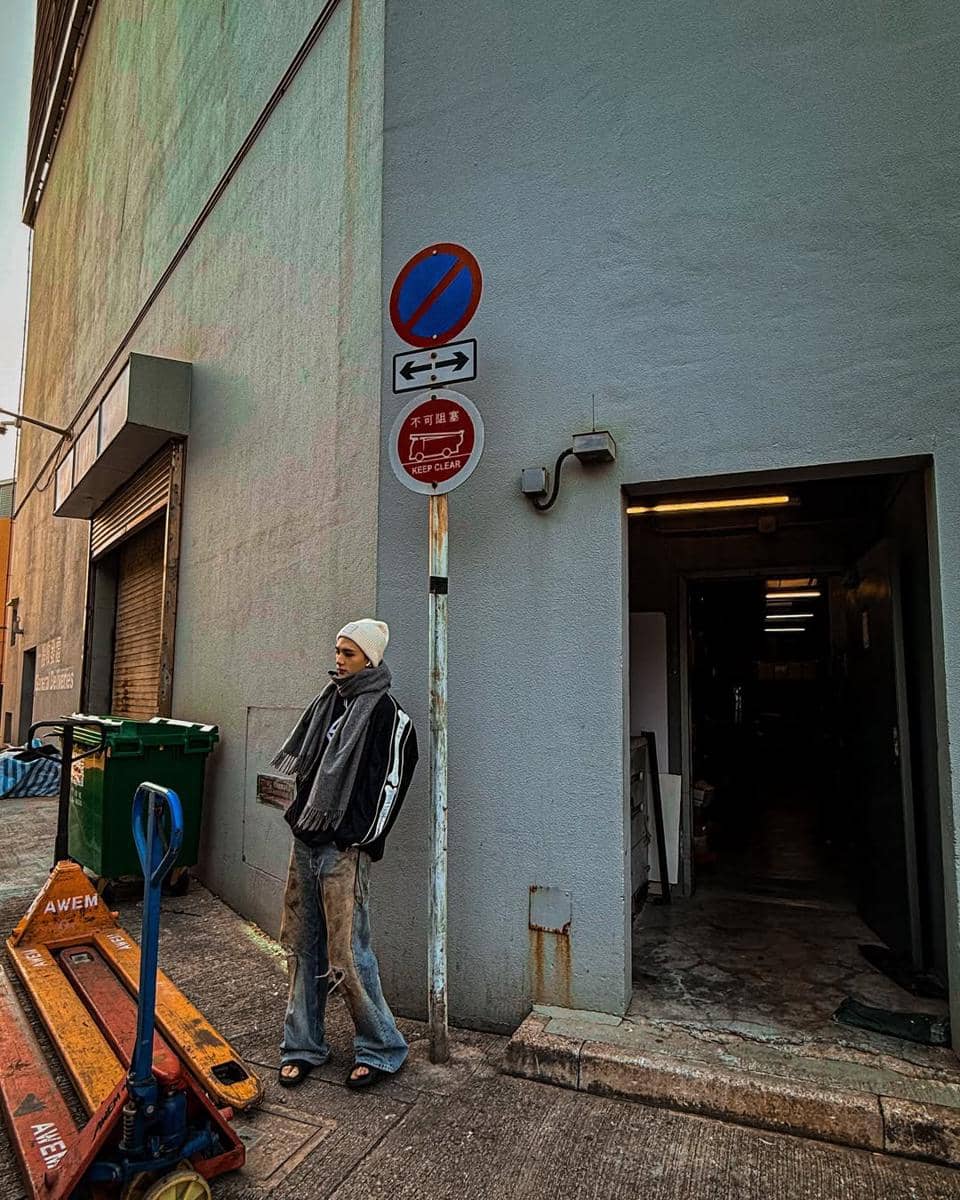 Hyunjin mengenakan beanie hat (instagram.com/hynjinnnn)