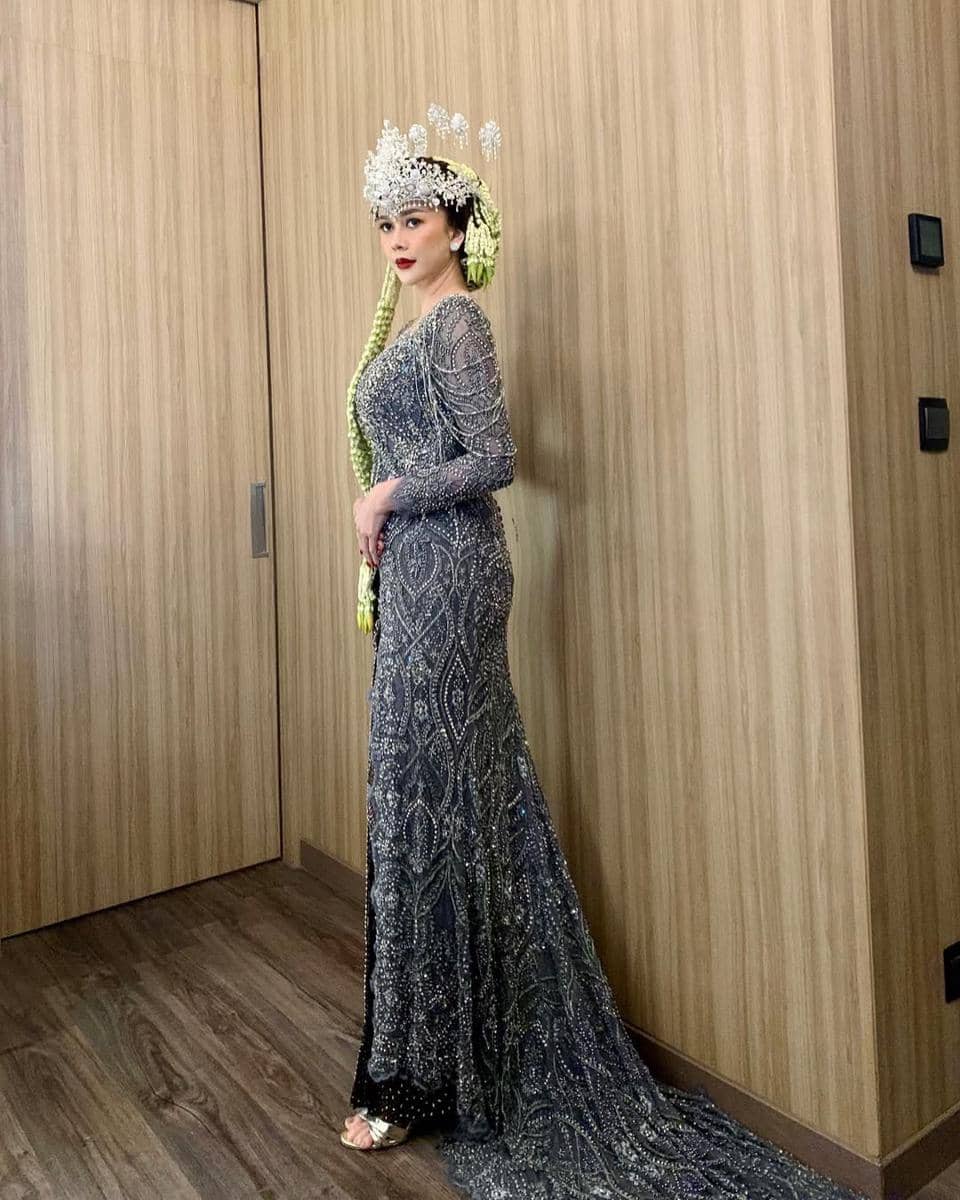 Kebaya Aura Kasih. (instagram.com/aurakasih)