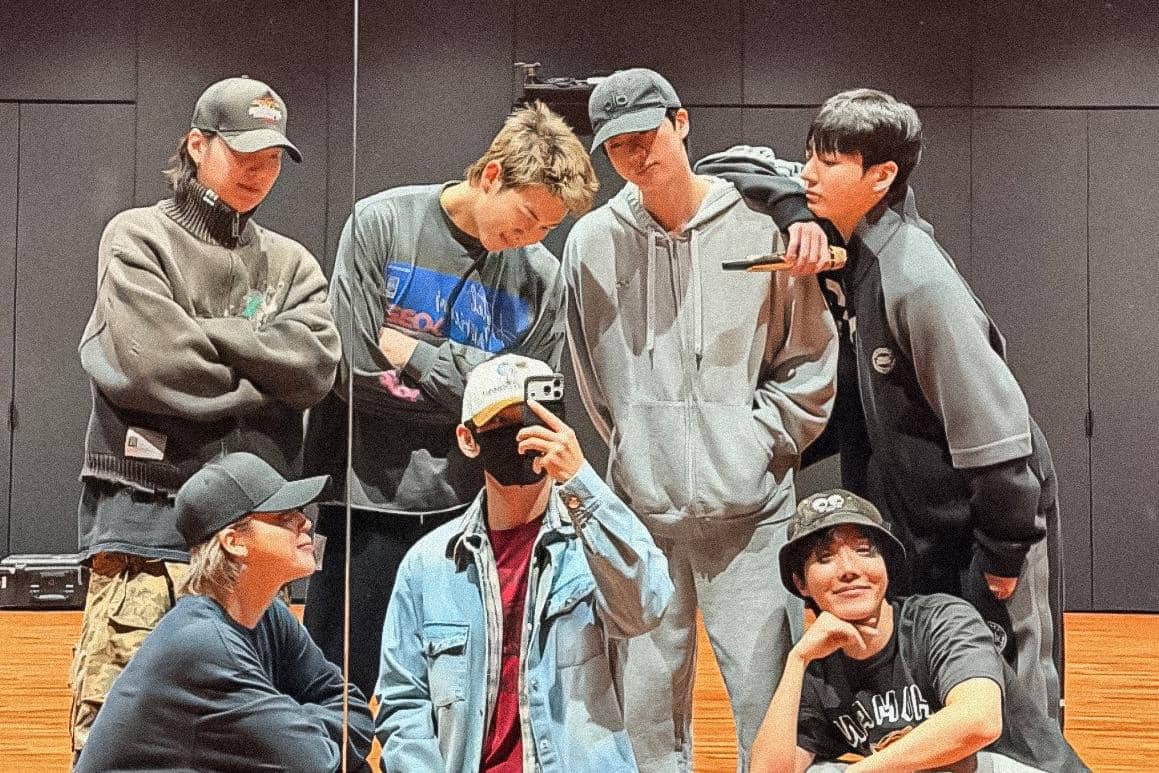 BTS (instagram.com/thv)