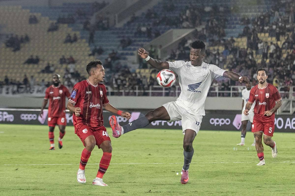 antarafoto-psm-makassar-menang-atas-persis-solo-1765886334 (1).jpg