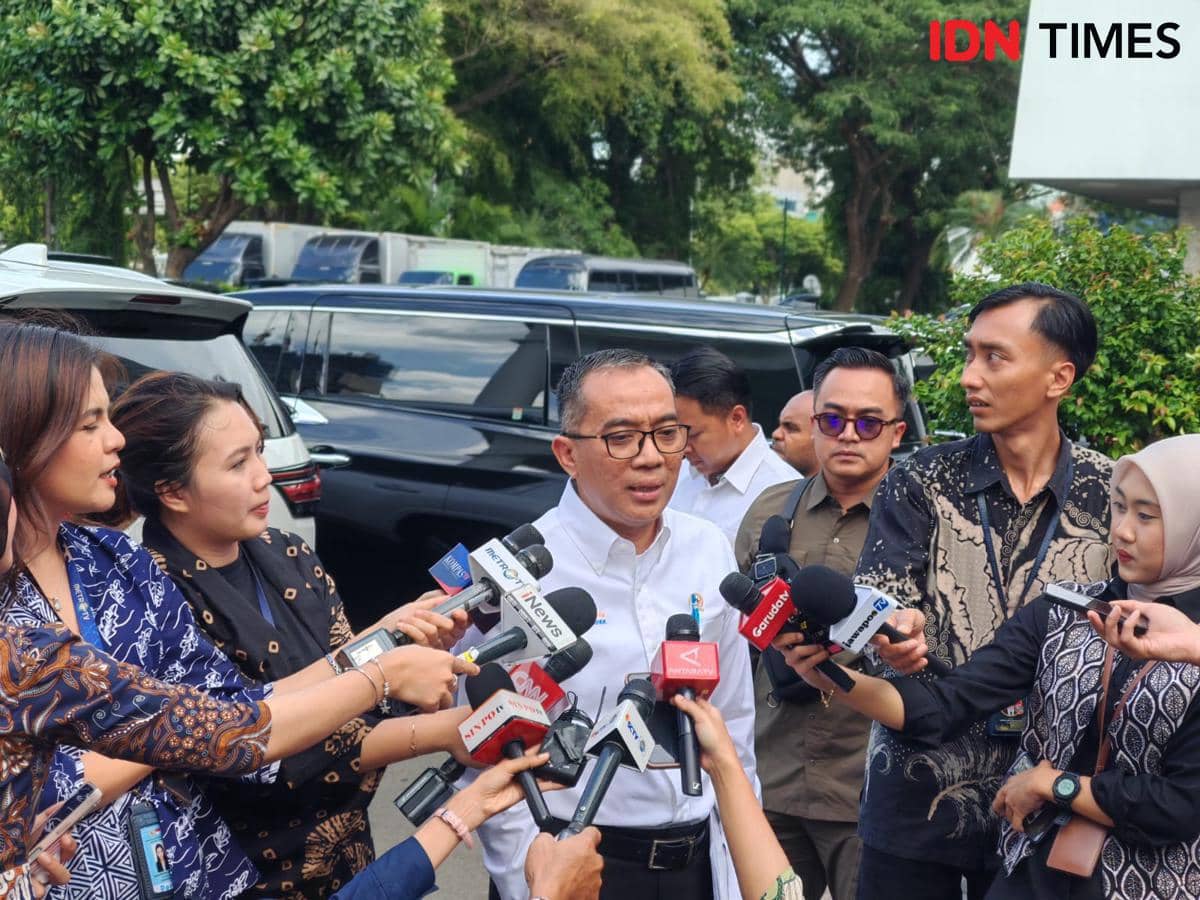 Mendiktisaintek Brian Yuliarto