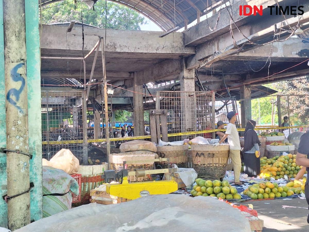 Gubernur DKI Jakarta Pramono Anung meninjau Pasar Induk Kramatjati