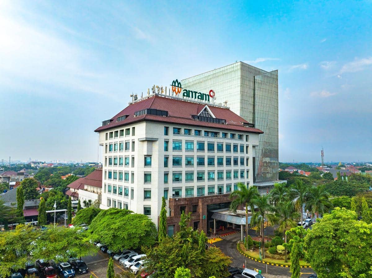 PT Aneka Tambang Tbk (ANTM) 