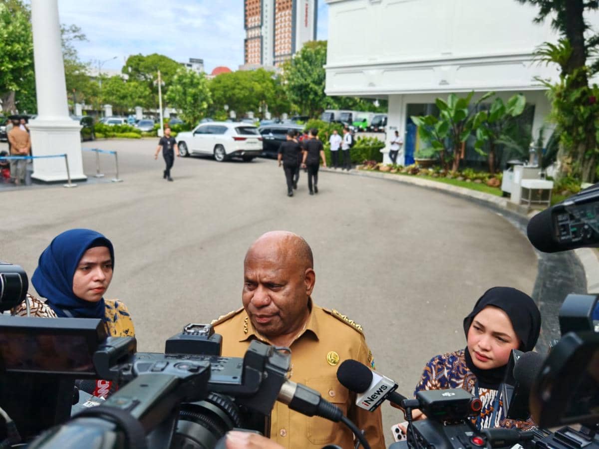 Gubernur Papua Matius Derek Fakhiri