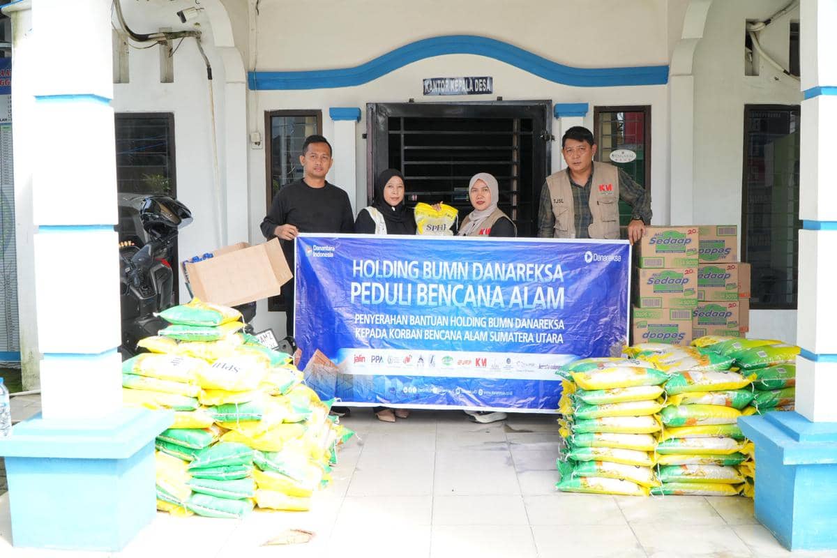 Holding BUMN Danareksa salurkan bantuan 5 ton beras dan paket sembako ke masyarakat terdampak banjir di Medan
