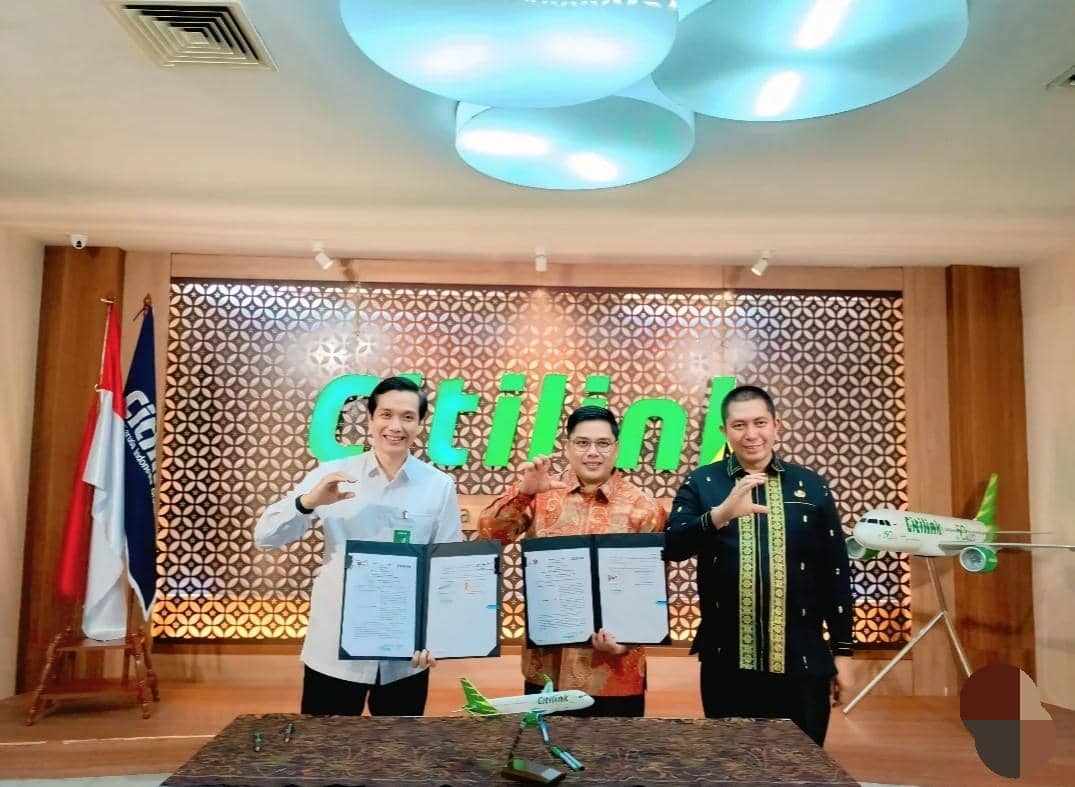 Penandatanganan MoU dan Perjanjian Kerja Sama dilakukan langsung oleh Wali Kota Pagar Alam Ludi Oliansyah bersama Direktur Utama PT Citilink Indonesia Kapten Warsito Hendroseputro. (Dok. Pemkot Pagar Alam)