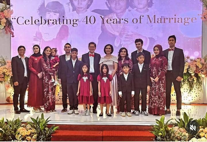 dr. Boyke rayakan 40 tahun pernikahan dan ultah ke-69