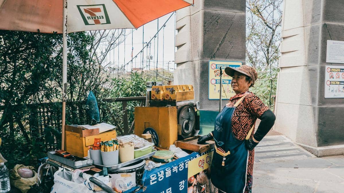 ilustrasi penjual makanan di Pulau Jeju 