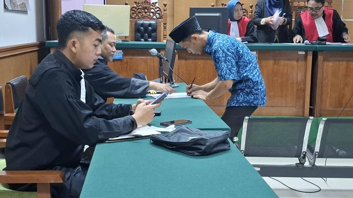 Terdakwa Pahrudin saat menjalani sidang putusan (Dok. Khaerul Anwar)