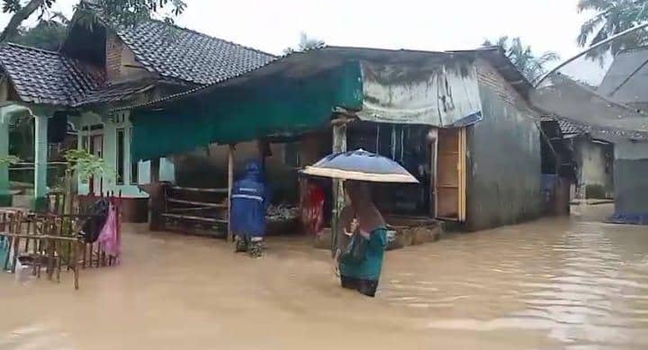 Banjir di Patia Pandeglang, ratusan KK terendam (Dok. Warga/Acep) 