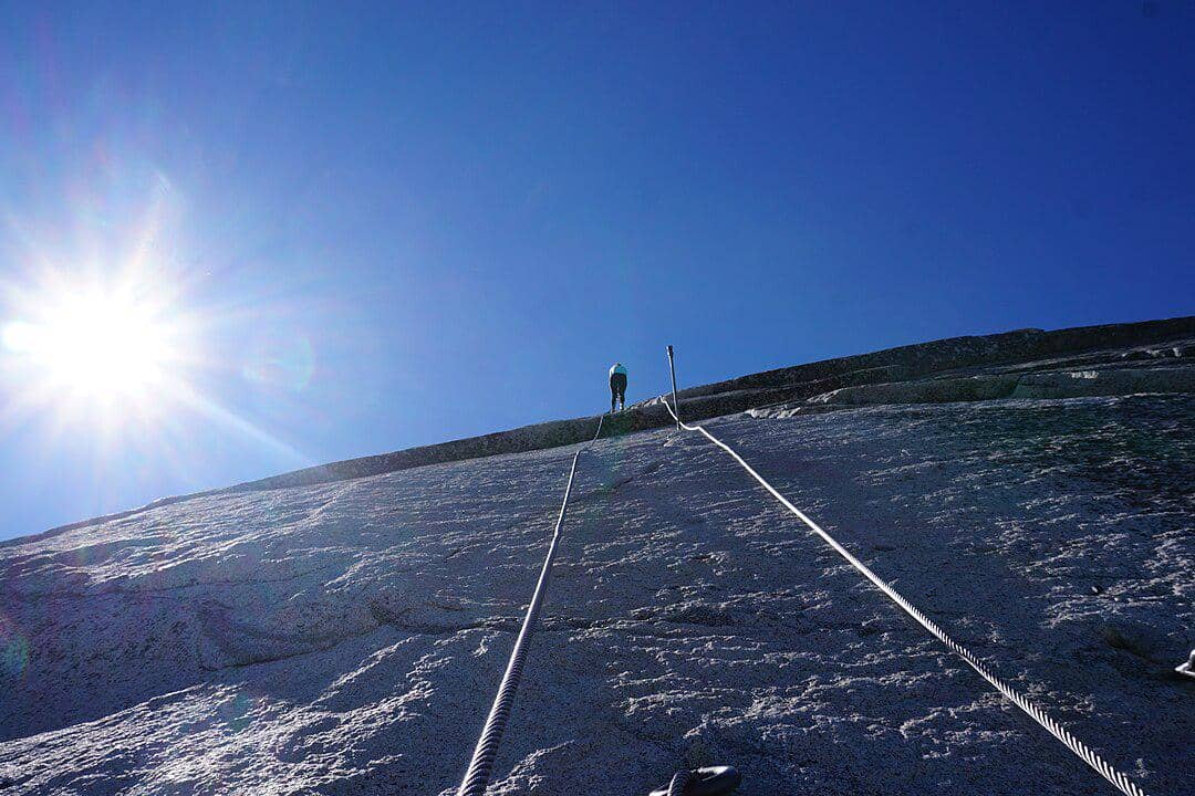 jalur pendakian Half Dome